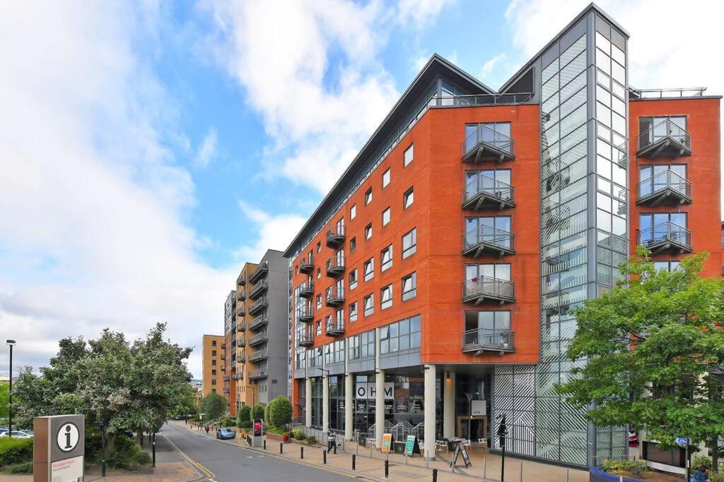 Perfectly Located City Centre Studio Apartment - West One With Free Wifi, Gym Access, Netflix Sheffield Buitenkant foto