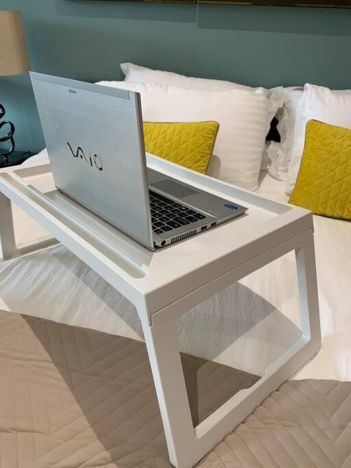 Perfectly Located City Centre Studio Apartment - West One With Free Wifi, Gym Access, Netflix Sheffield Buitenkant foto