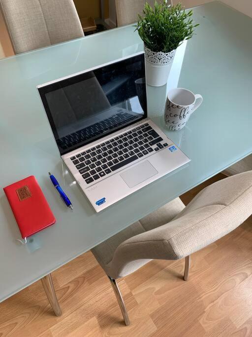 Perfectly Located City Centre Studio Apartment - West One With Free Wifi, Gym Access, Netflix Sheffield Buitenkant foto