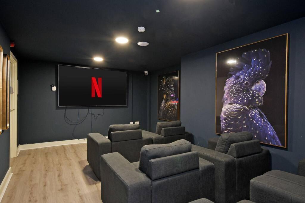 Perfectly Located City Centre Studio Apartment - West One With Free Wifi, Gym Access, Netflix Sheffield Buitenkant foto